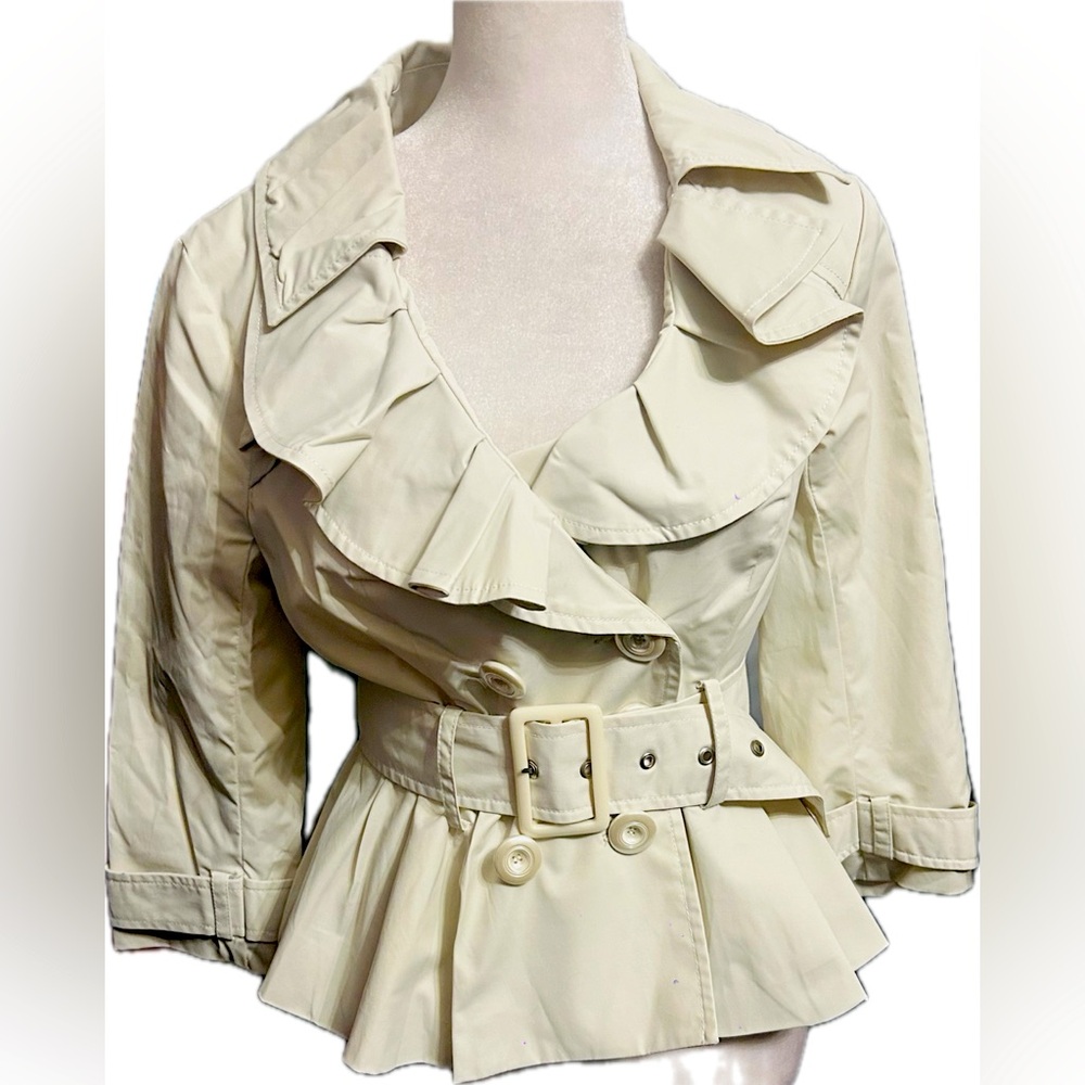 NWOT Blanc Noir SZ S cream waist length trench jacket w/ruffles/double breasted - Picture 2 of 3